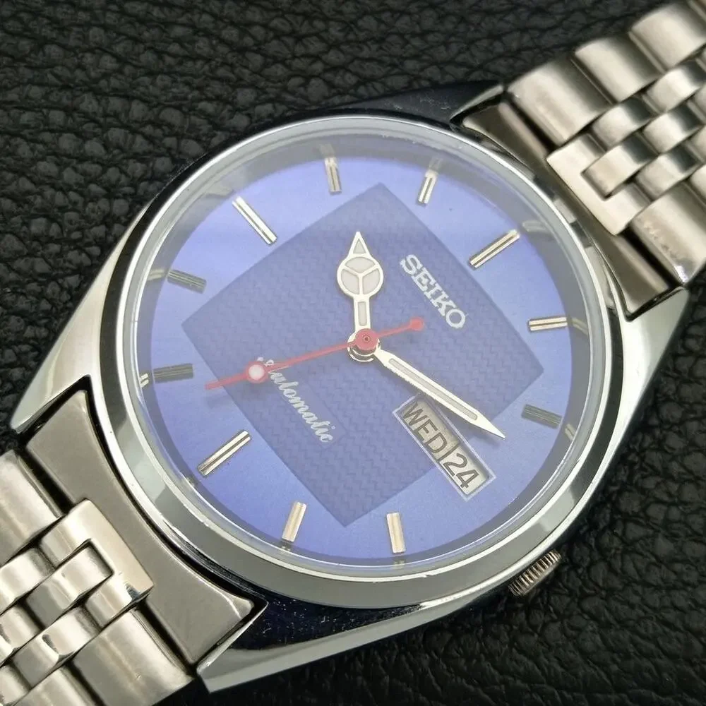 Vintage 1973 Seiko Automatic Mens Silver Watch W/daydate & Silver Accents